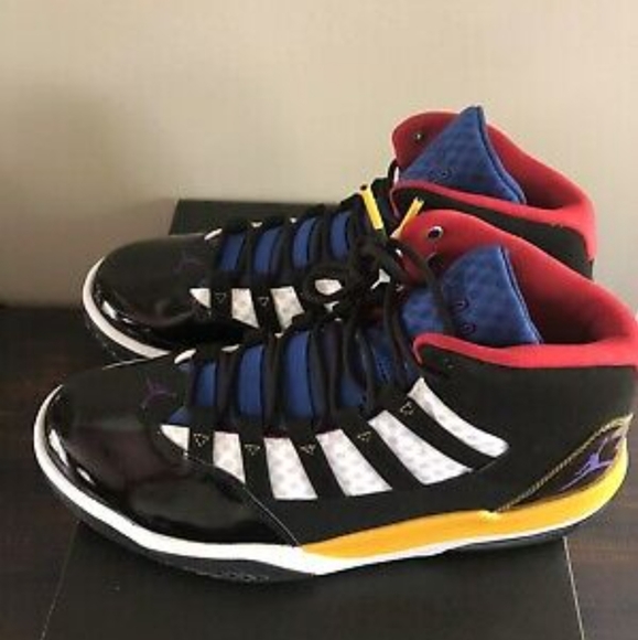 Nike Air Jordan Max Aura Rivalas Black /white basketball CQ9451